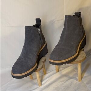 TOMS GREY SUEDE MEMORY FOAM BOOTS FOR WOMEN SZ 9. BRAND NEW. Never worn